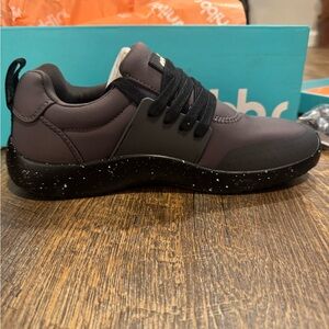 Women's Athletic Shoes in Black and Gray